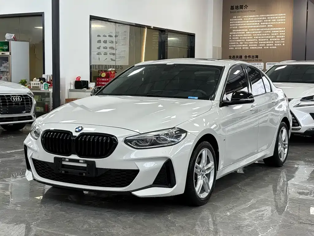 BMW 1 Series 2022 из CN, фото 3