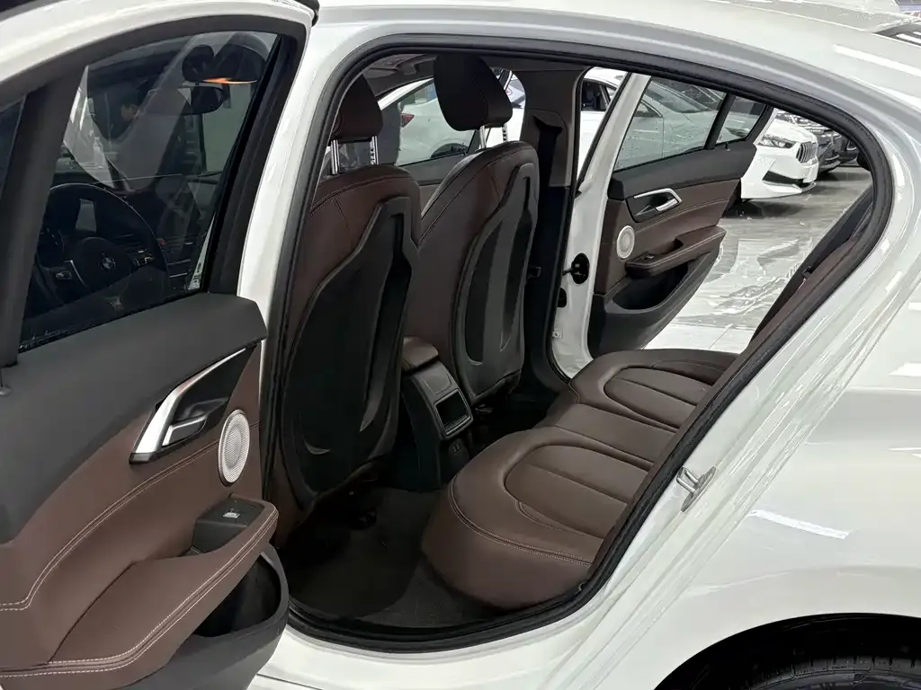 BMW 1 Series 2022 из CN, фото 8