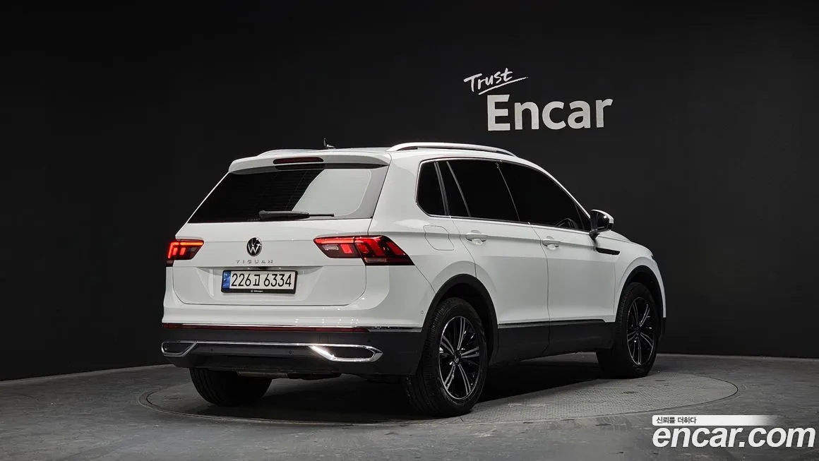 Volkswagen Tiguan — фото 2