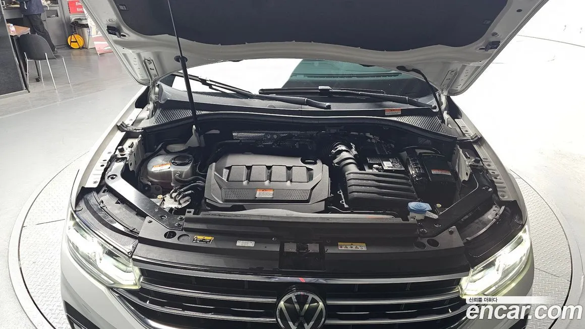 Volkswagen Tiguan — фото 6