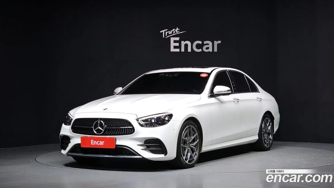 Mercedes-Benz E-Class — фото 1