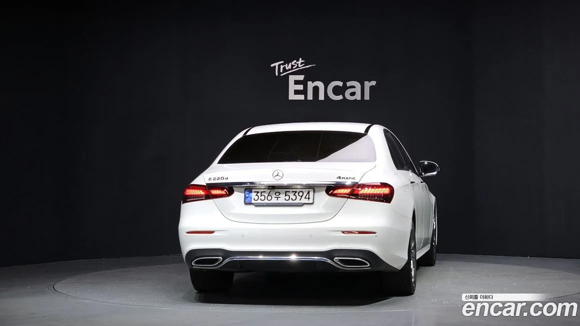 Mercedes-Benz E-Class — фото 5