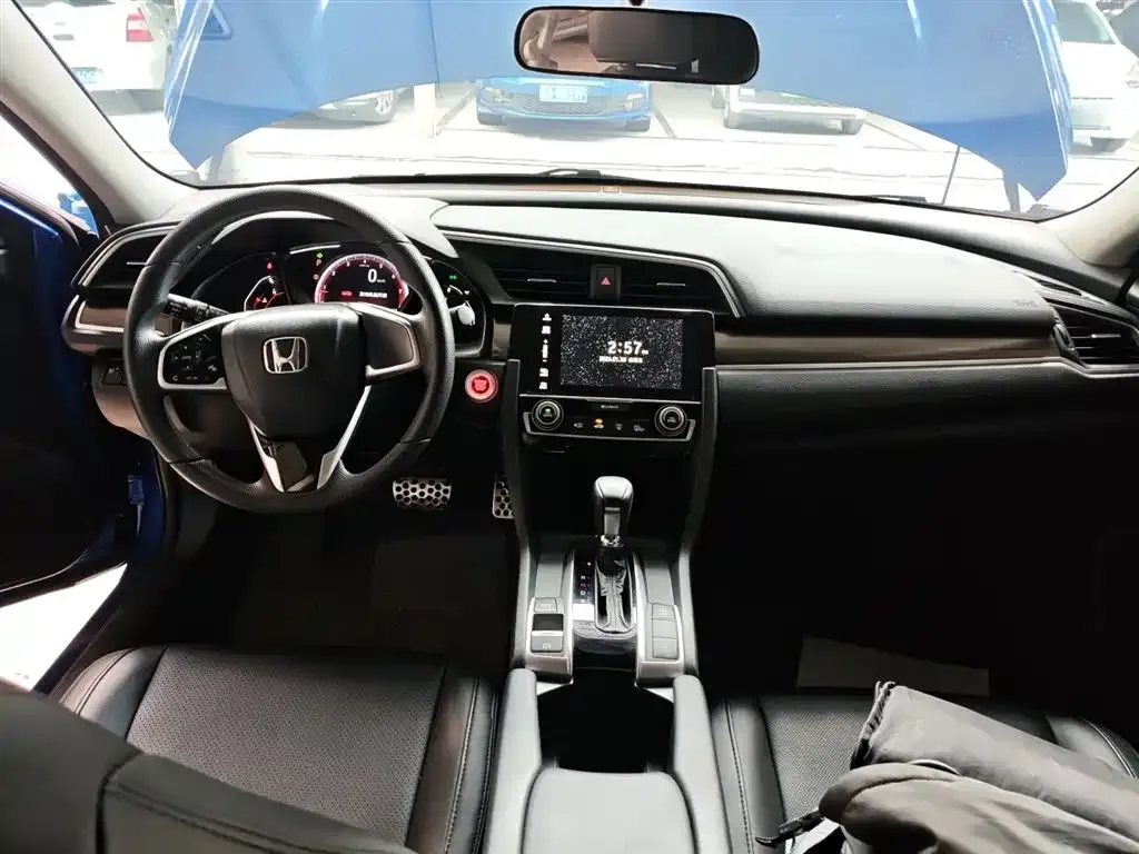 Honda Civic — фото 10