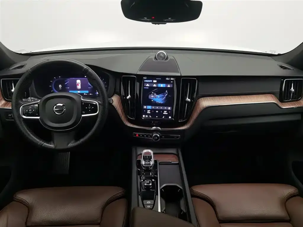 Volvo XC60 2022 из CN, фото 8