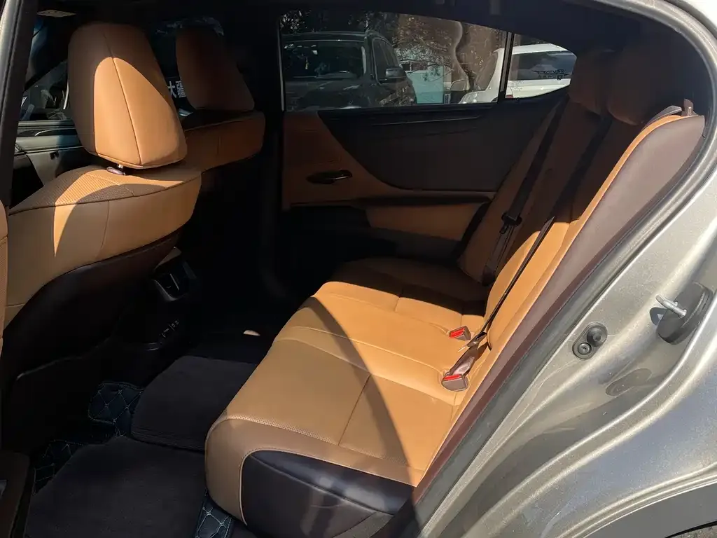 Lexus ES 2021 из CN, фото 3