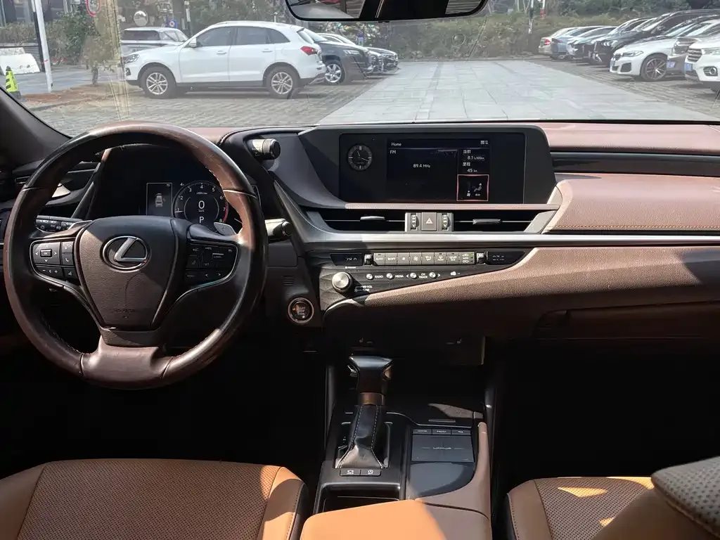 Lexus ES 2021 из CN, фото 8