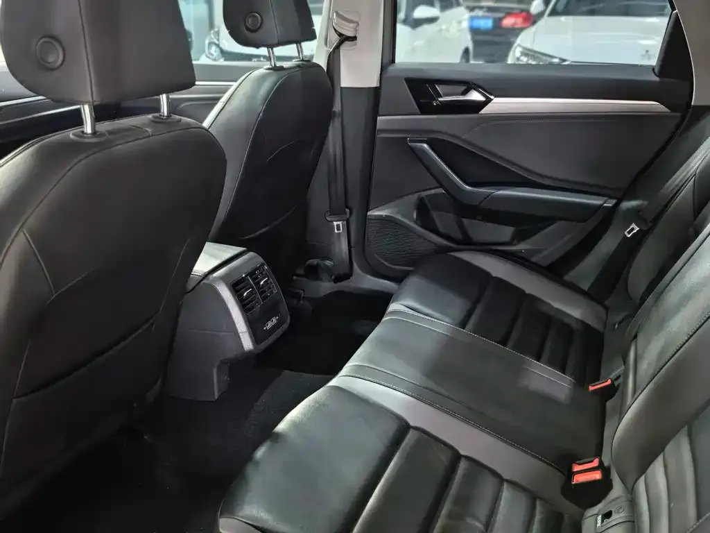 Volkswagen Sagitar 2022 из CN, фото 10