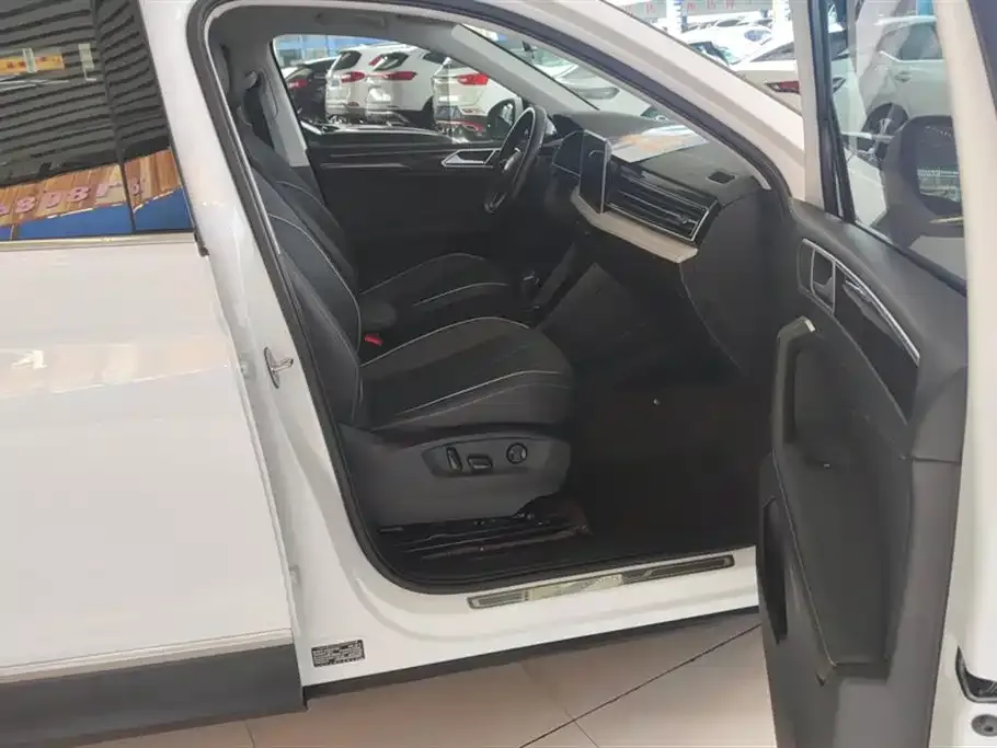 Volkswagen Tiguan L 2023 из CN, фото 8