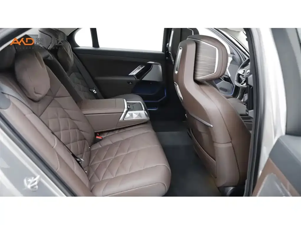 BMW 7 Series 2025 из CN, фото 4