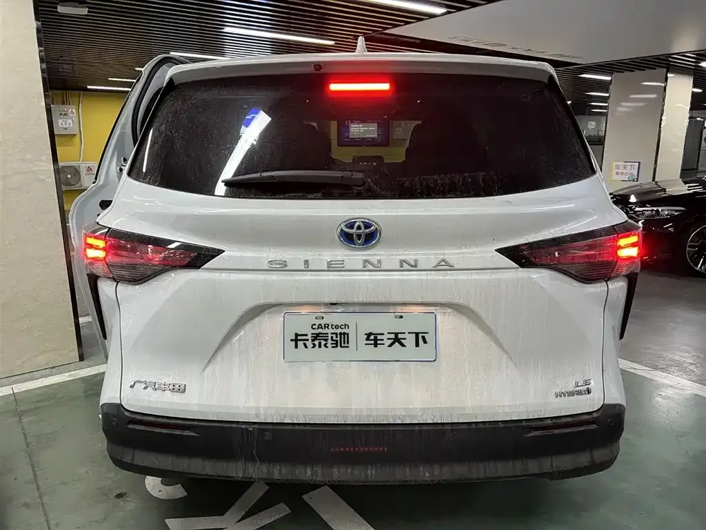 Toyota Sienna 2024 из CN, фото 6