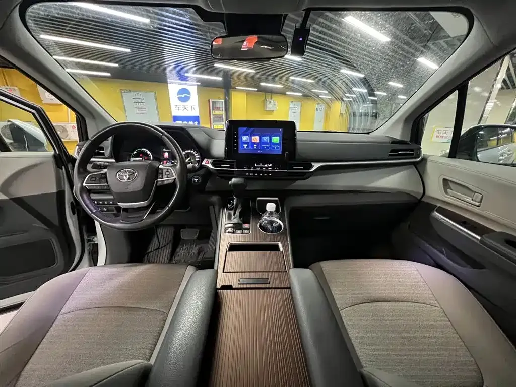 Toyota Sienna 2024 из CN, фото 10