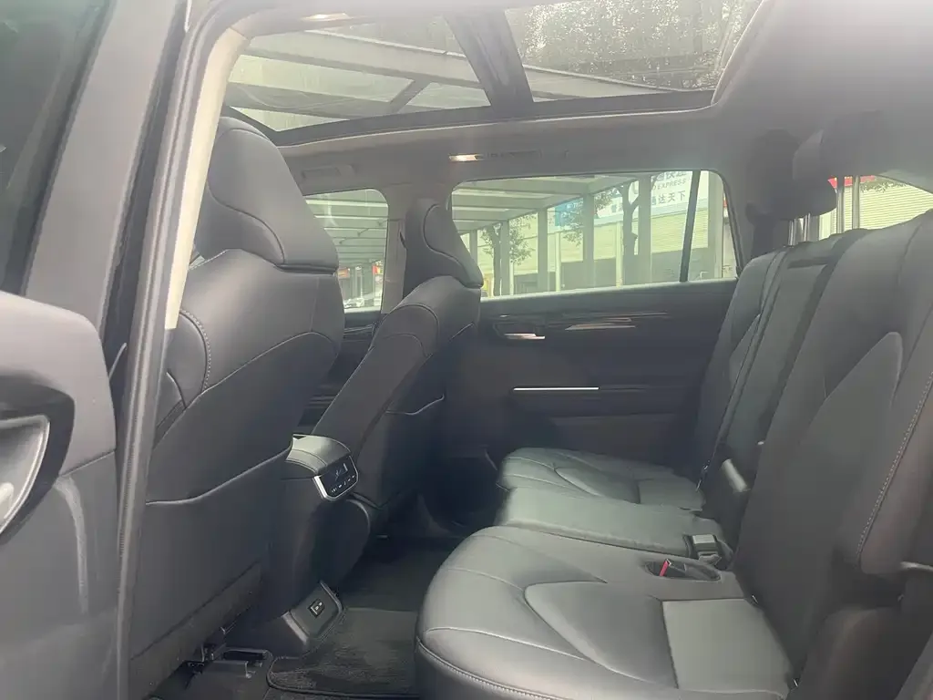 Toyota Highlander 2023 из CN, фото 3