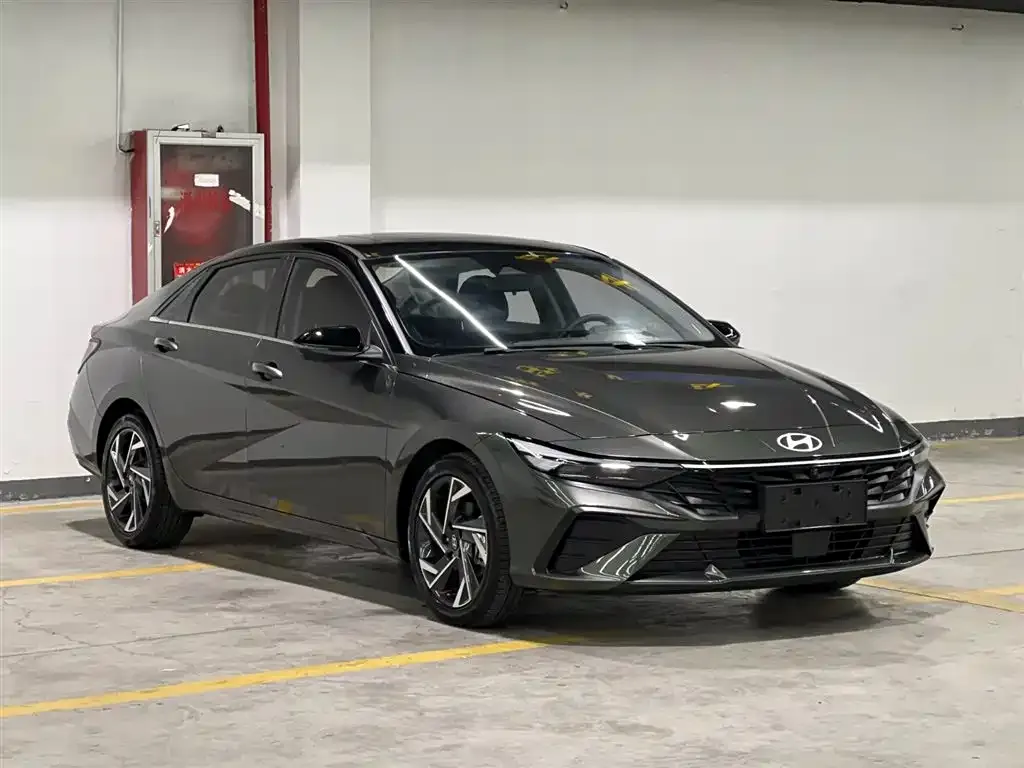 Hyundai Elantra 2023 из CN, фото 3
