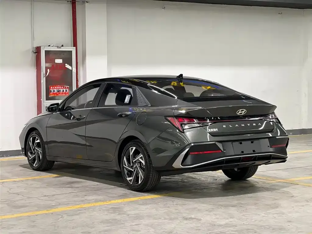 Hyundai Elantra 2023 из CN, фото 7