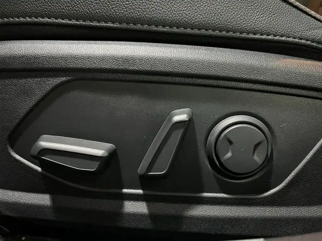 Hyundai Elantra 2023 из CN, фото 9