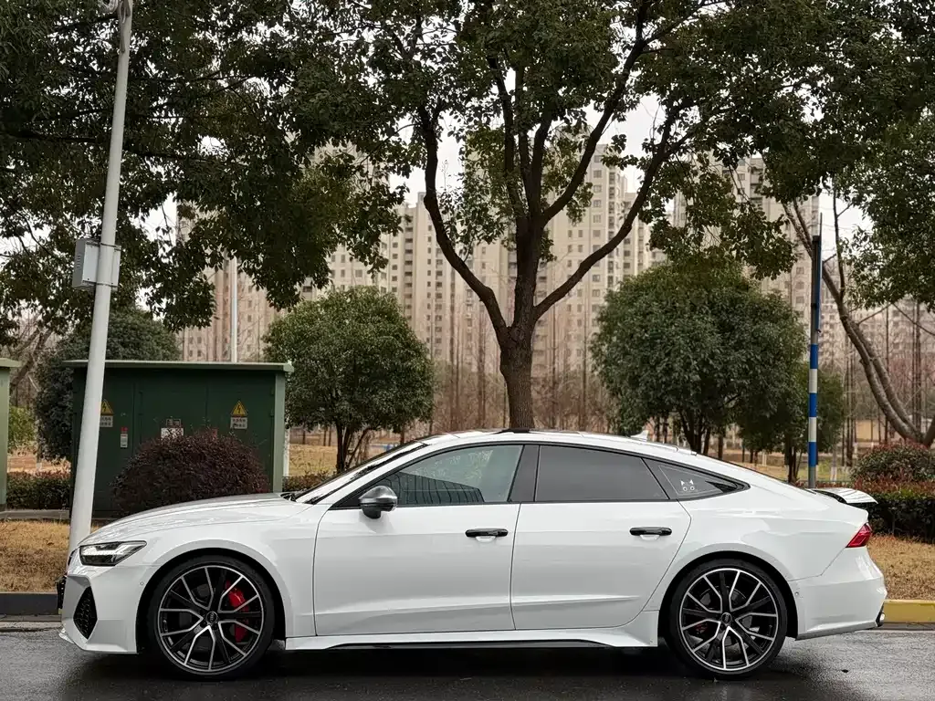 Audi A7 2023 из CN, фото 10