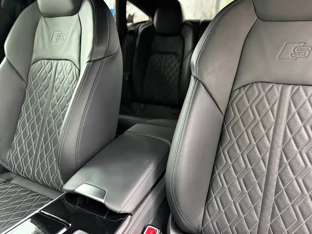 Audi A7 2023 из CN, фото 6
