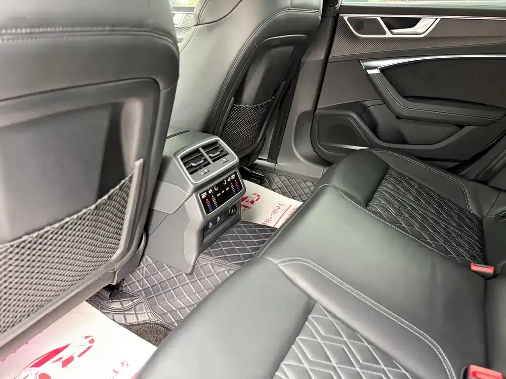 Audi A7 2023 из CN, фото 9