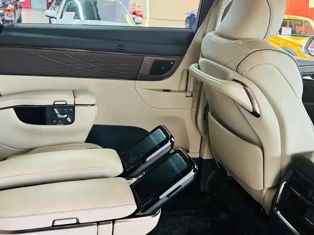 Toyota Alphard 2024 из CN, фото 5