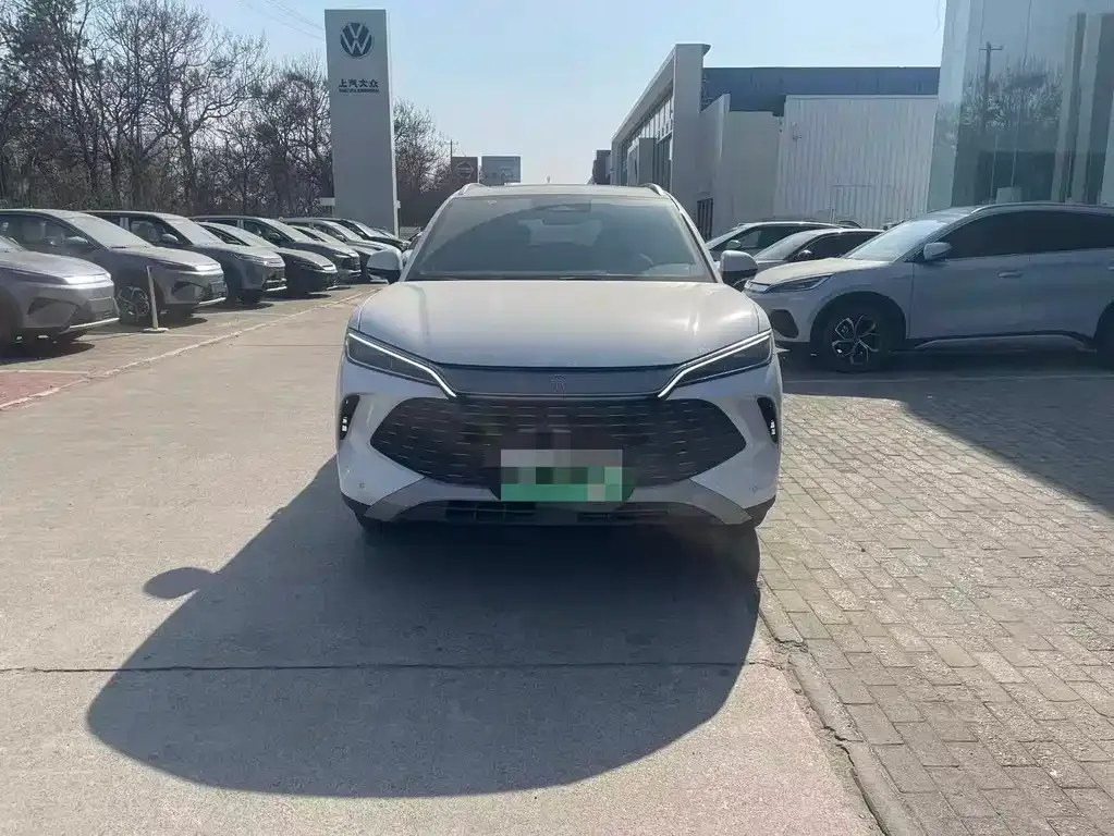 BYD L DM-i — фото 9