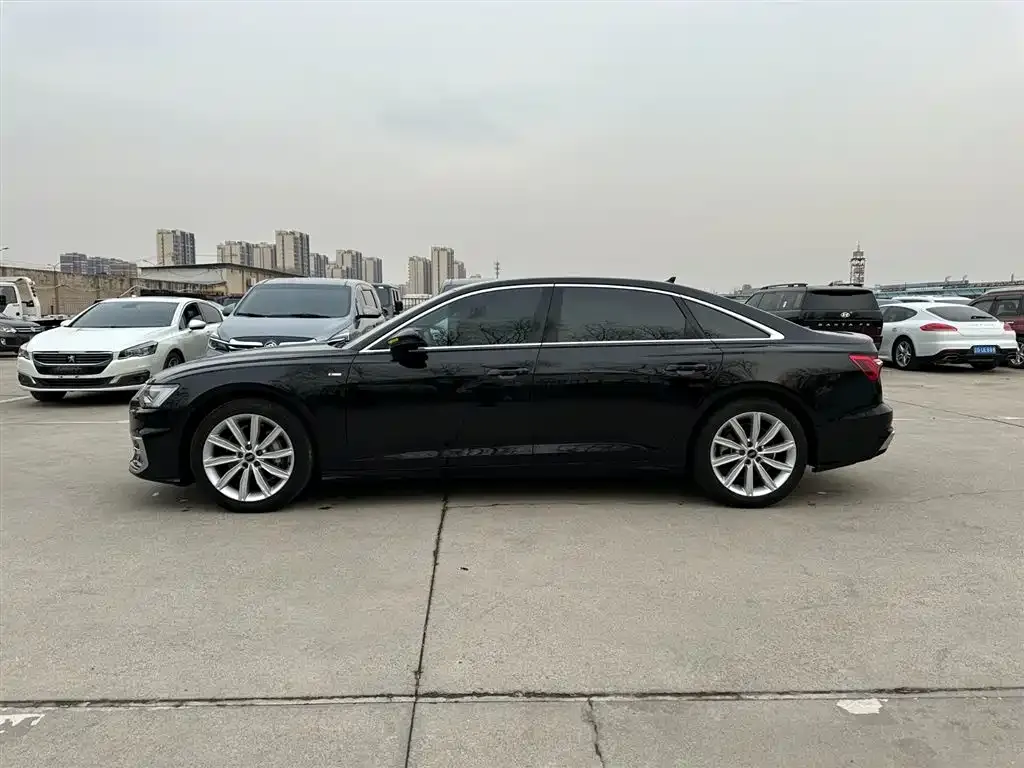 Audi A6L 2024 из CN, фото 2