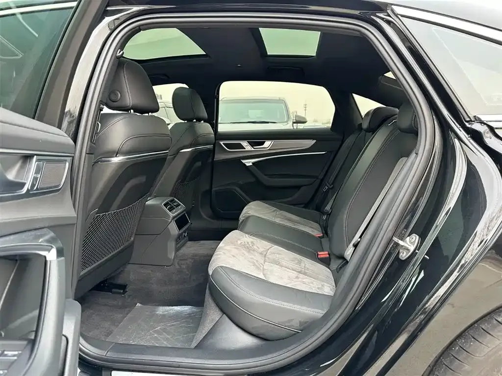 Audi A6L 2024 из CN, фото 7