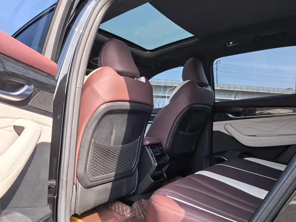 Geely Xingyue L 2024 из CN, фото 2
