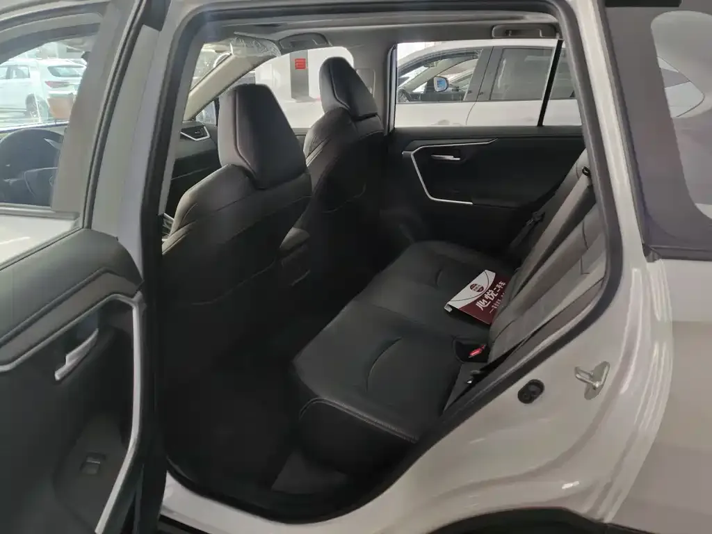 Toyota Wildlander 2023 из CN, фото 9