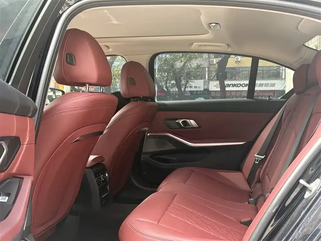 BMW i3 2024 из CN, фото 2