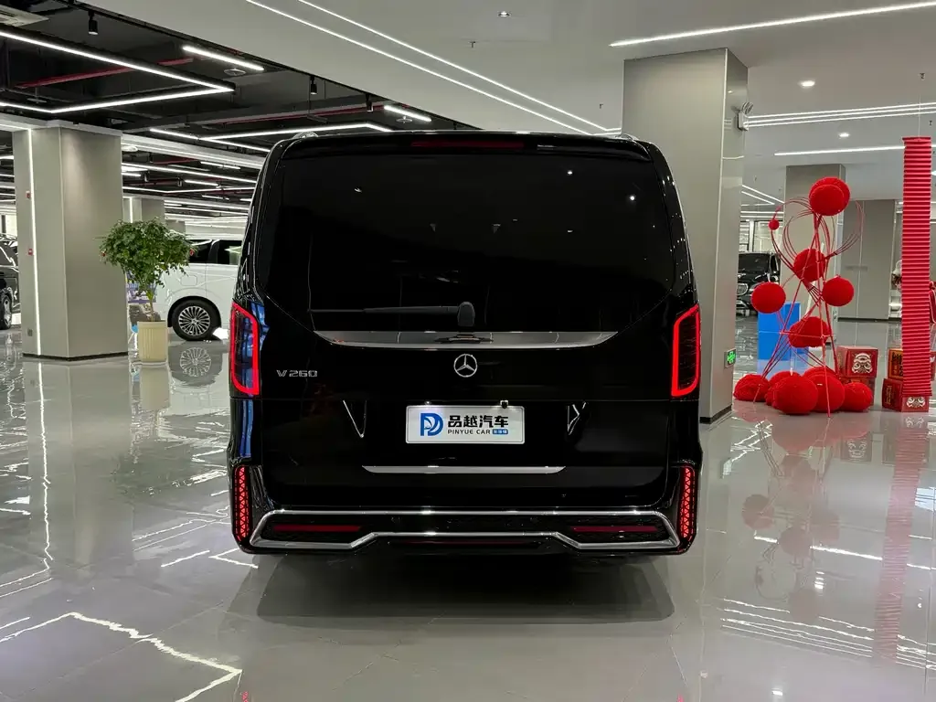Mercedes-Benz V-Class 2023 из CN, фото 2