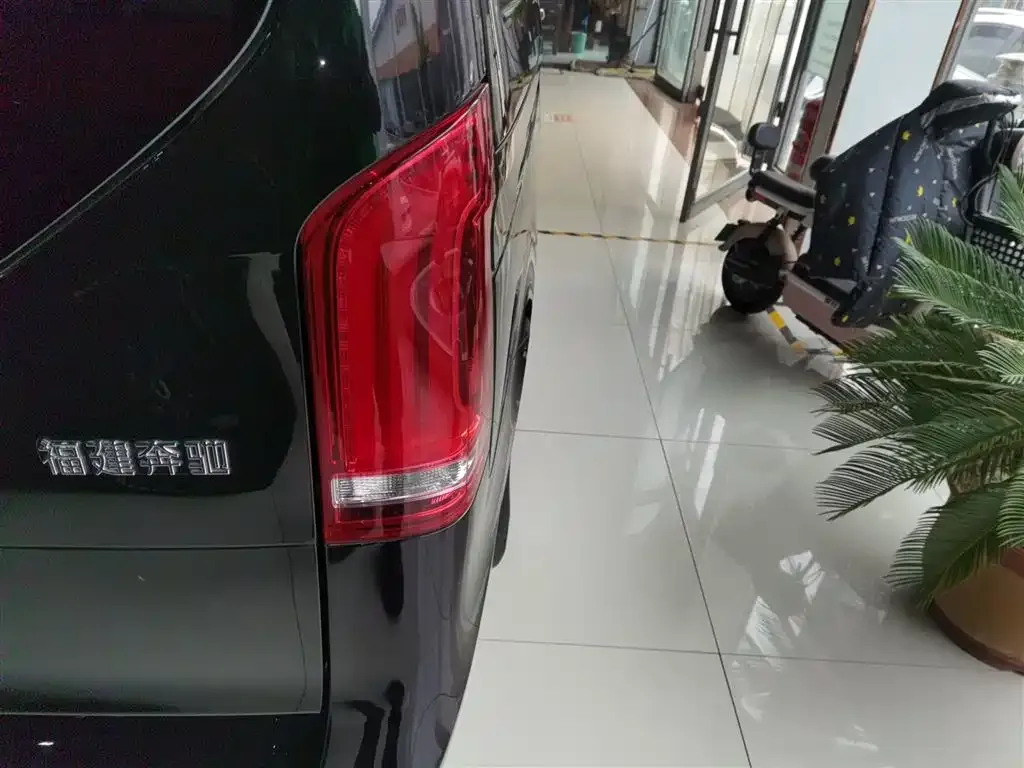 Mercedes-Benz V-Class 2022 из CN, фото 6