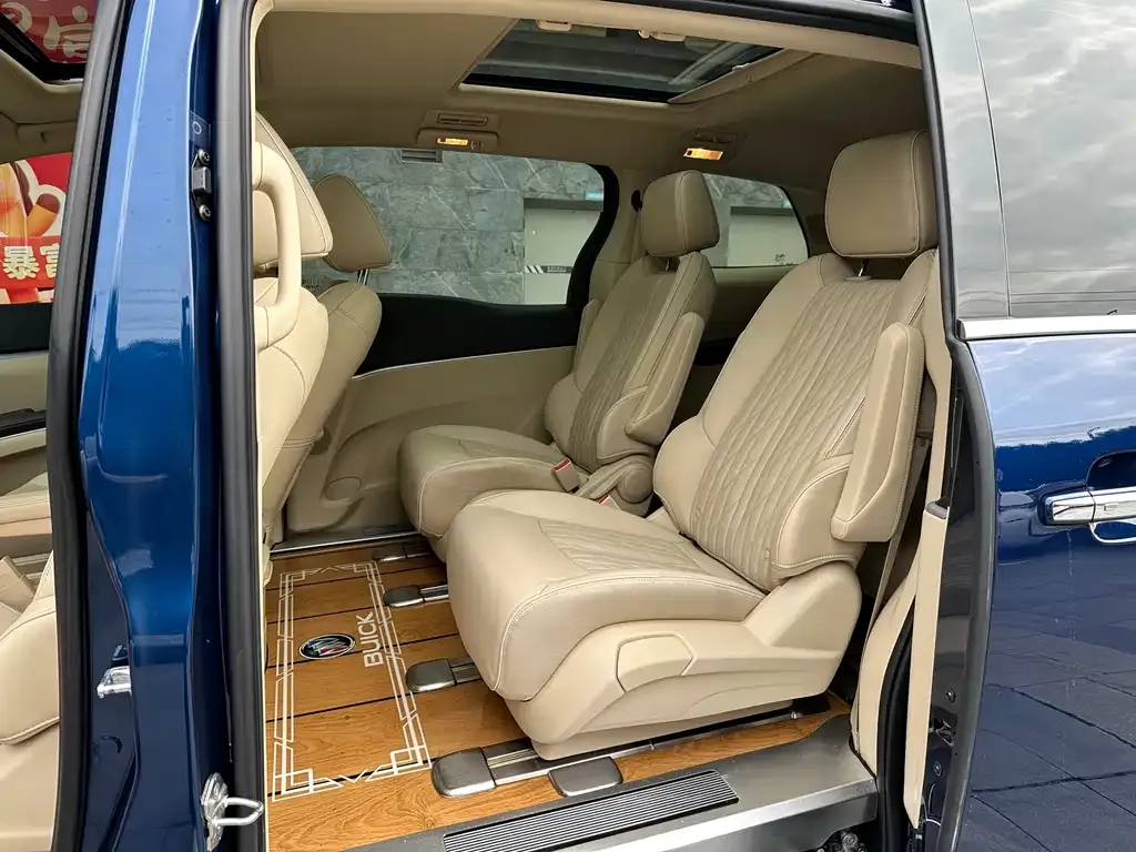 Buick GL8 2023 из CN, фото 10