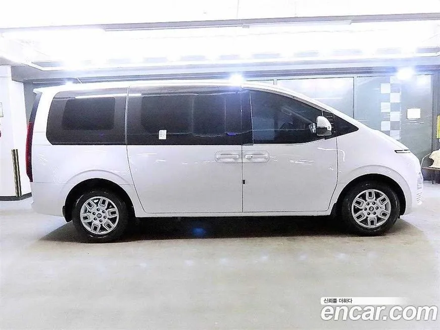 Hyundai Staria — фото 3