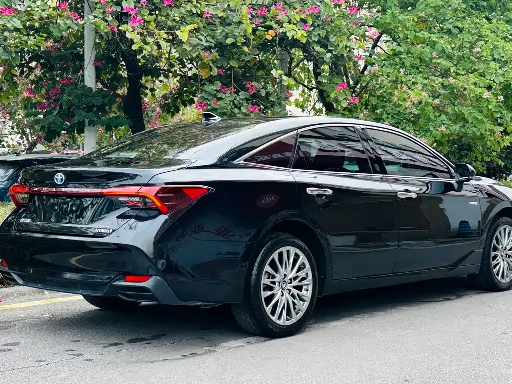 Toyota Avalon — фото 9