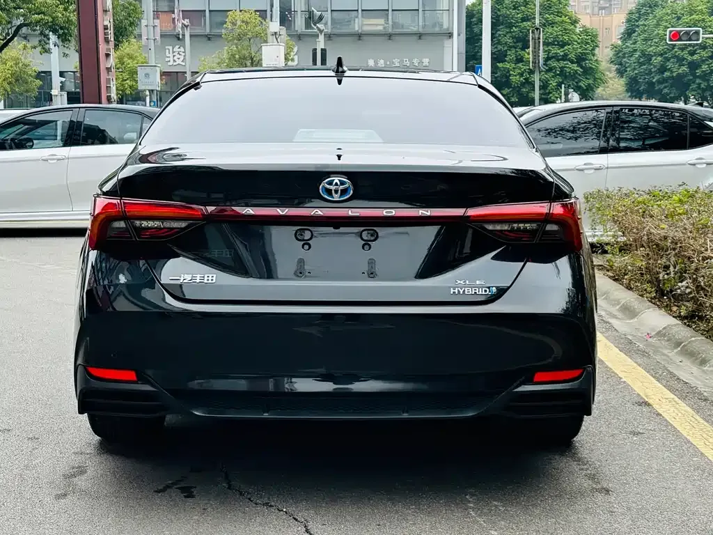 Toyota Avalon — фото 10