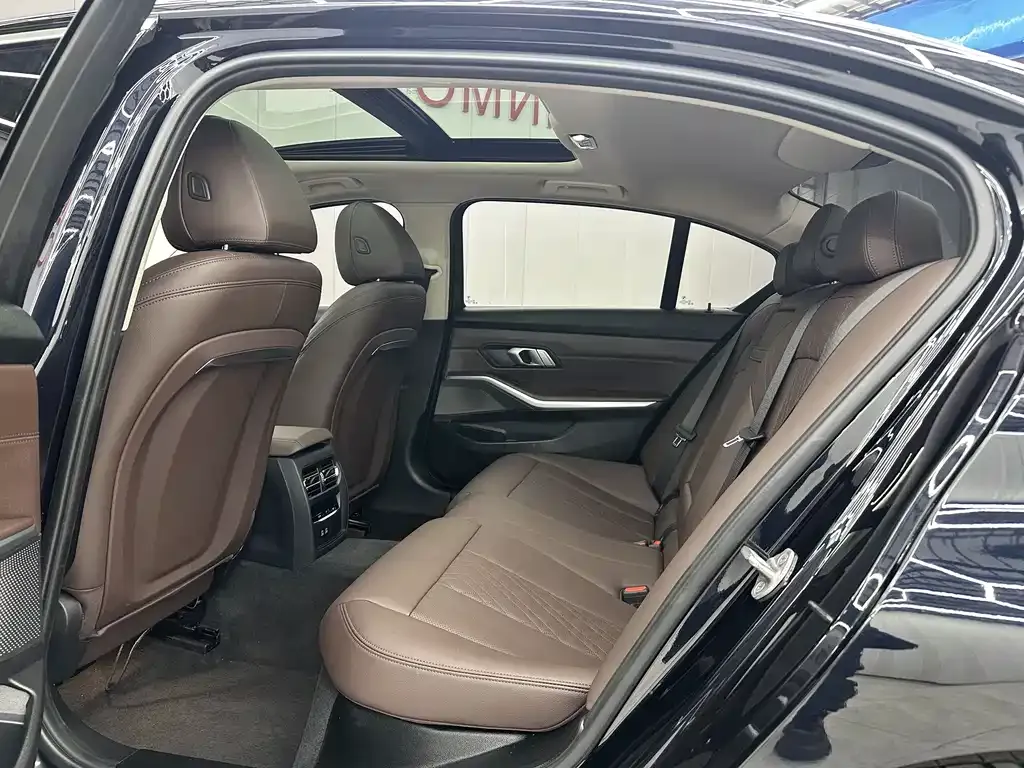 BMW 3 Series 2023 из CN, фото 9