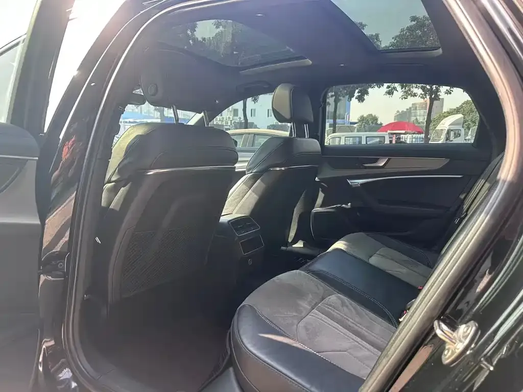 Audi A6L 2022 из CN, фото 4