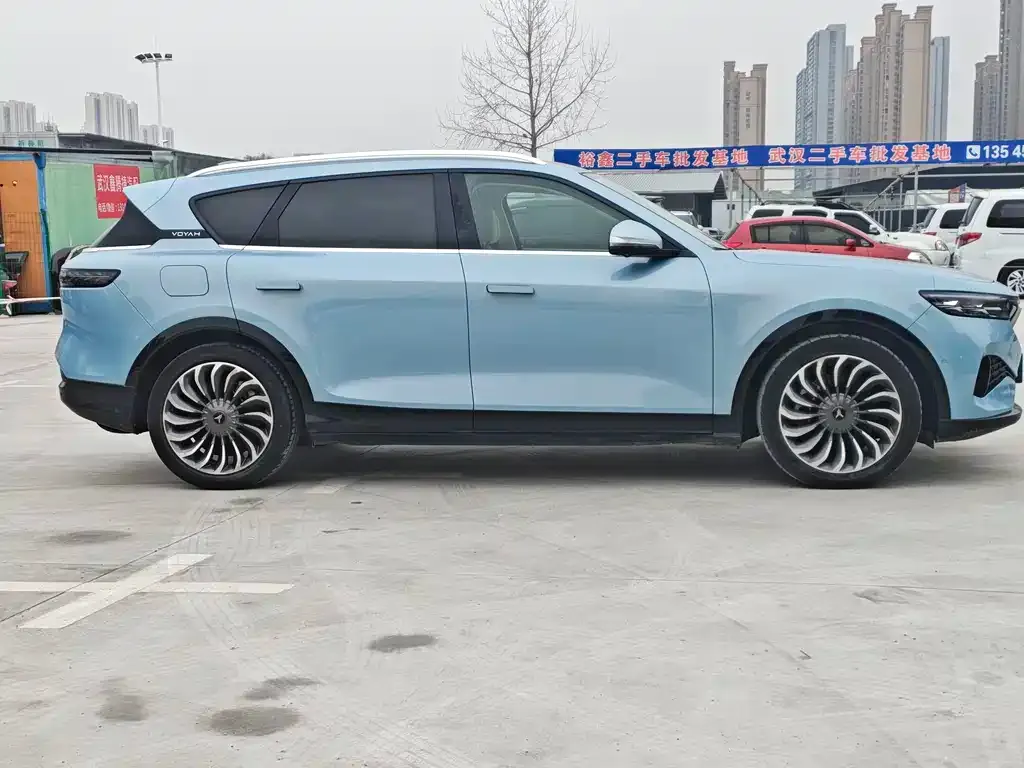 VOYAH FREE — фото 3