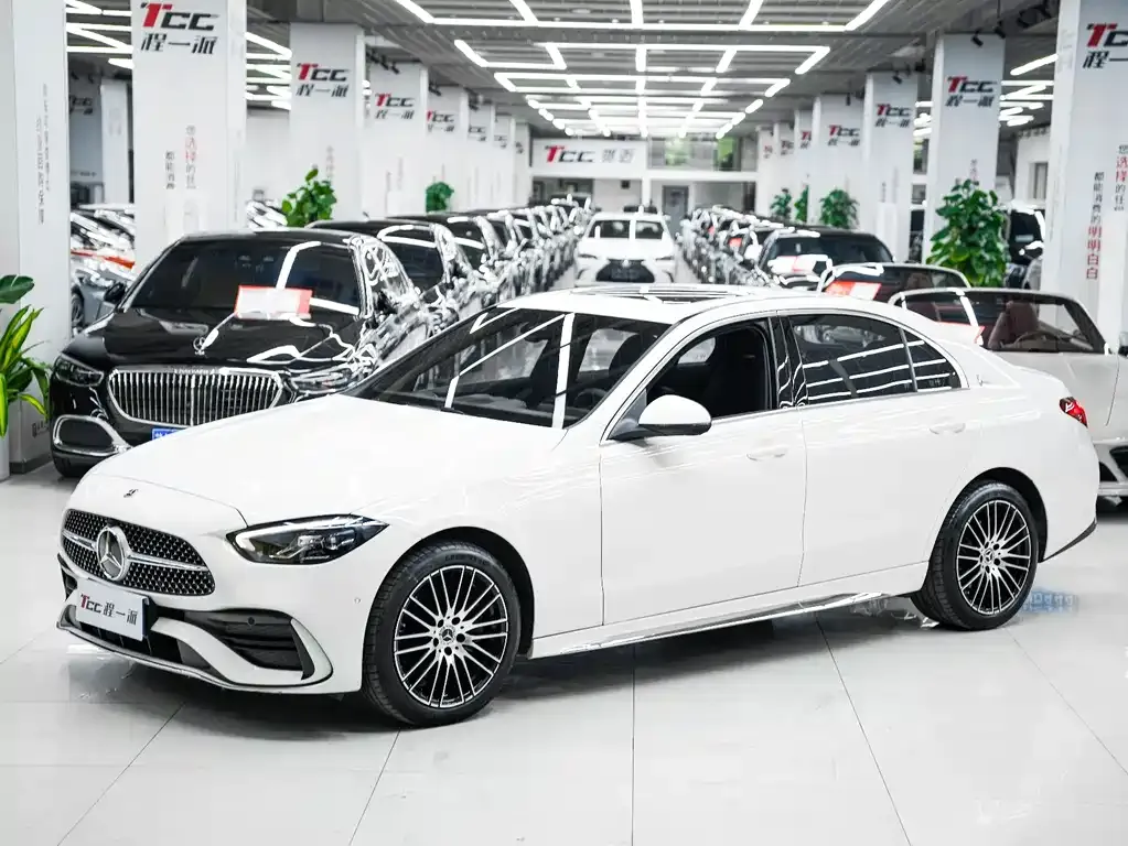 Mercedes-Benz C-Class — фото 1