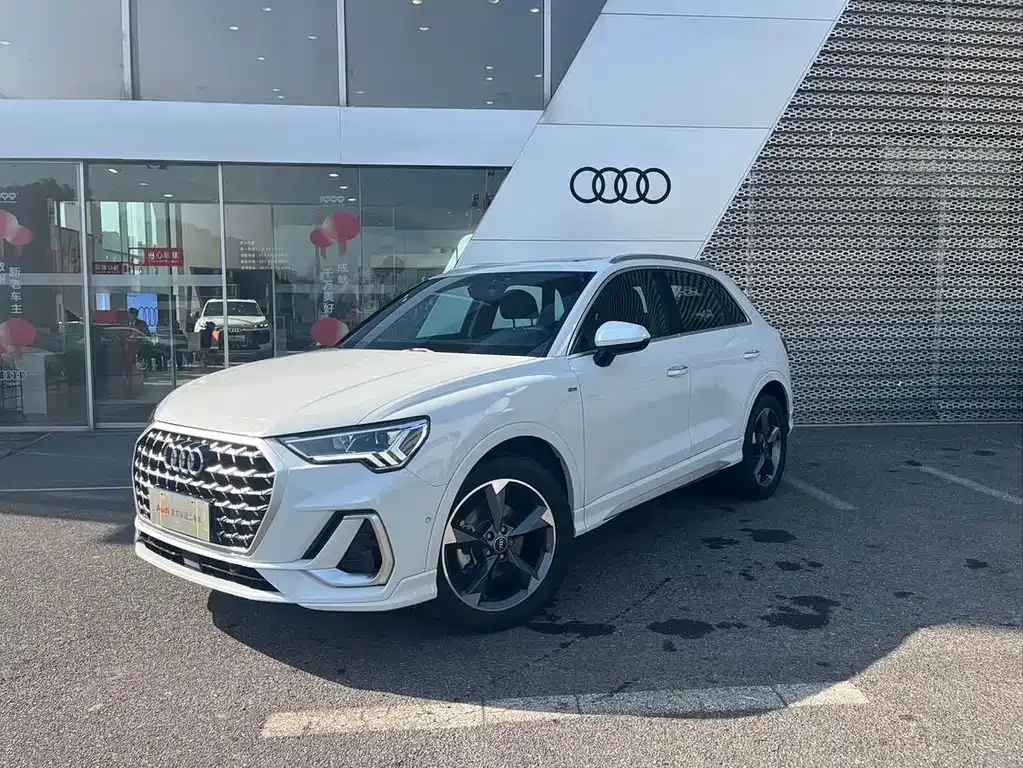 Audi Q3 2023 из CN, фото 1
