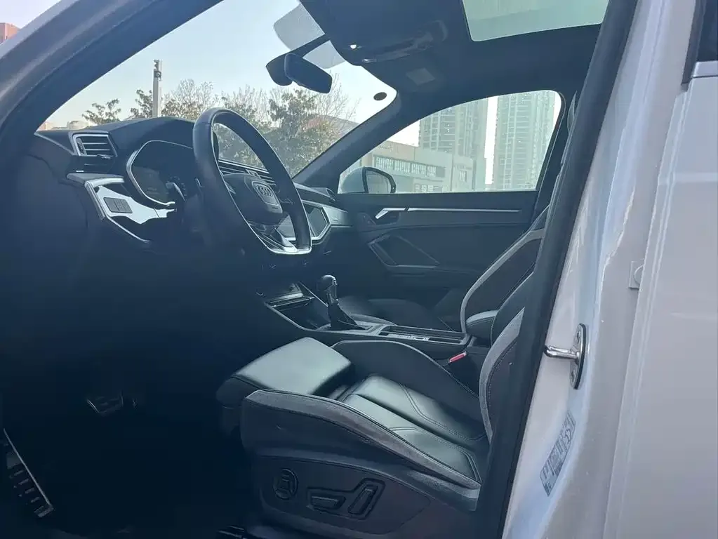 Audi Q3 2023 из CN, фото 3