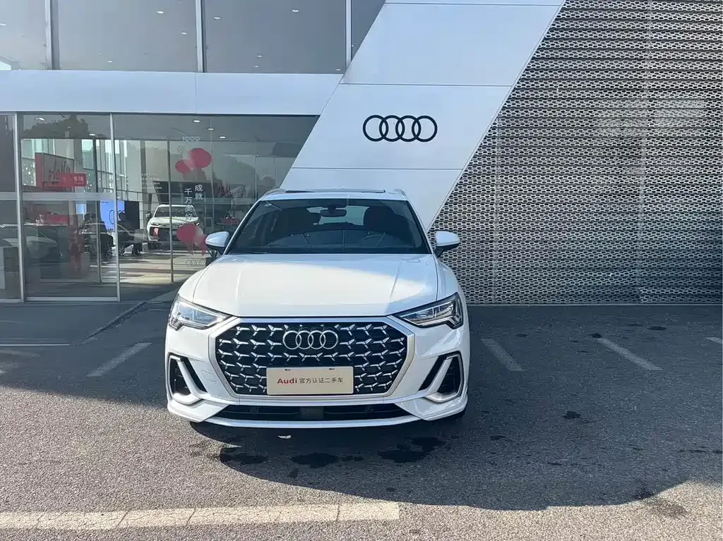 Audi Q3 2023 из CN, фото 10