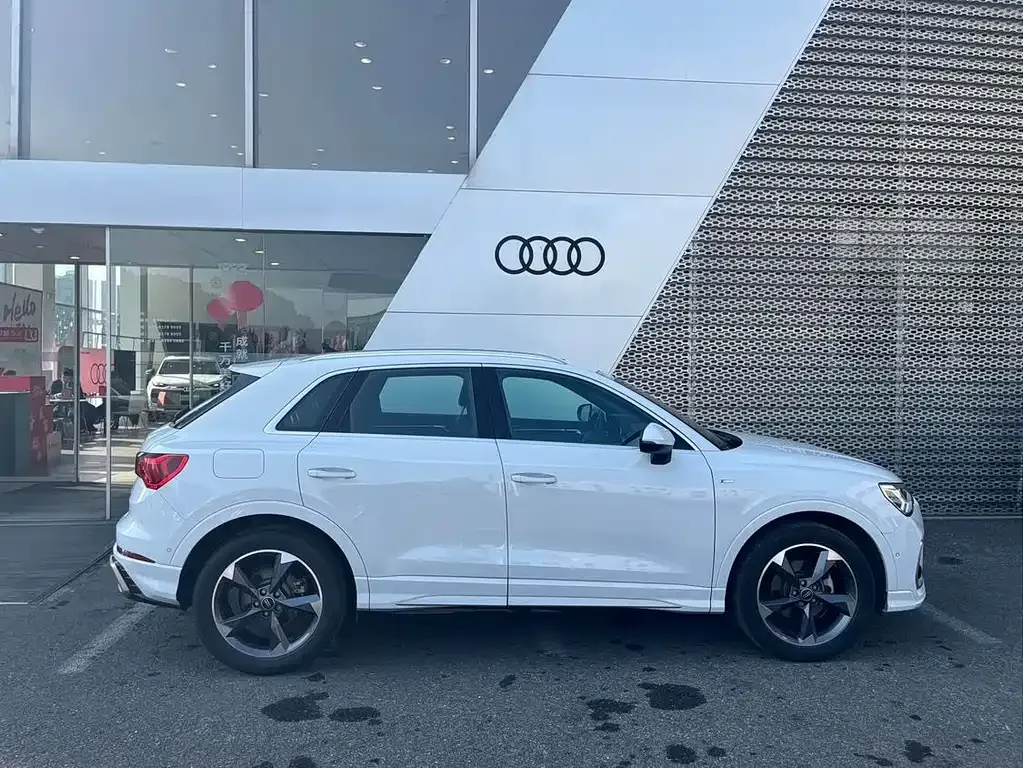 Audi Q3 2023 из CN, фото 6