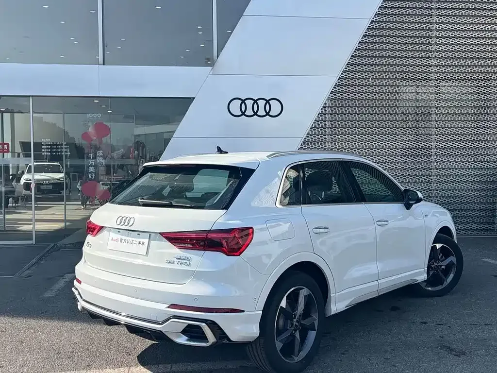 Audi Q3 2023 из CN, фото 8