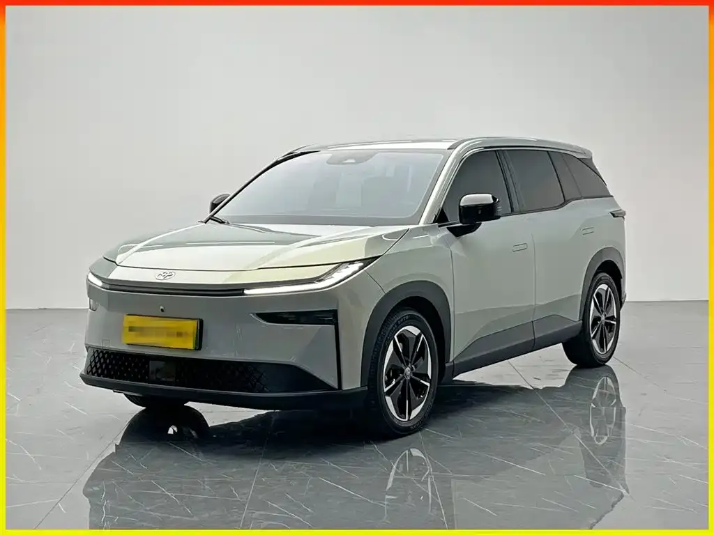 Toyota Platinum 3X 2025 из CN, фото 1