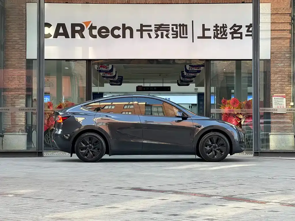 Tesla Model Y 2024 из CN, фото 4