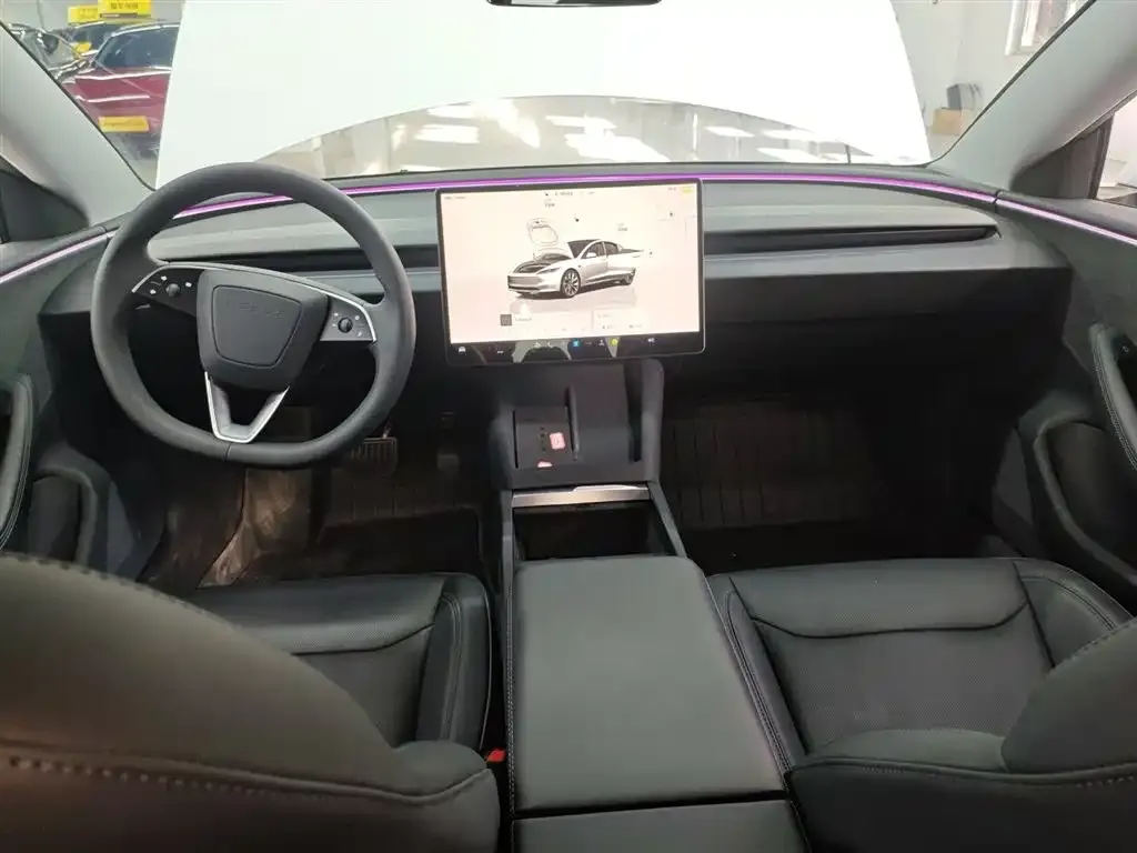 Tesla Model 3 — фото 4
