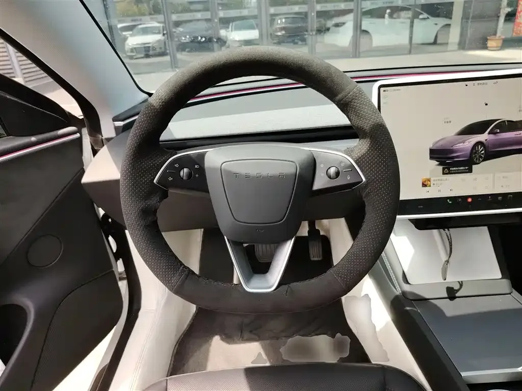 Tesla Model 3 — фото 5