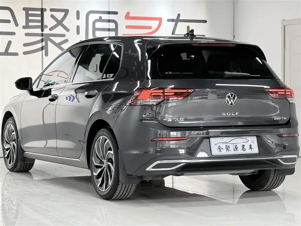 Volkswagen Golf 2023 из CN, фото 3