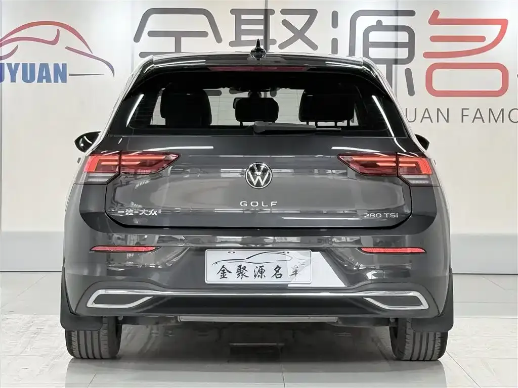 Volkswagen Golf 2023 из CN, фото 2